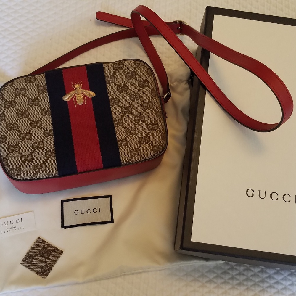 GUCCI GG Supreme Red Leather Bee bag